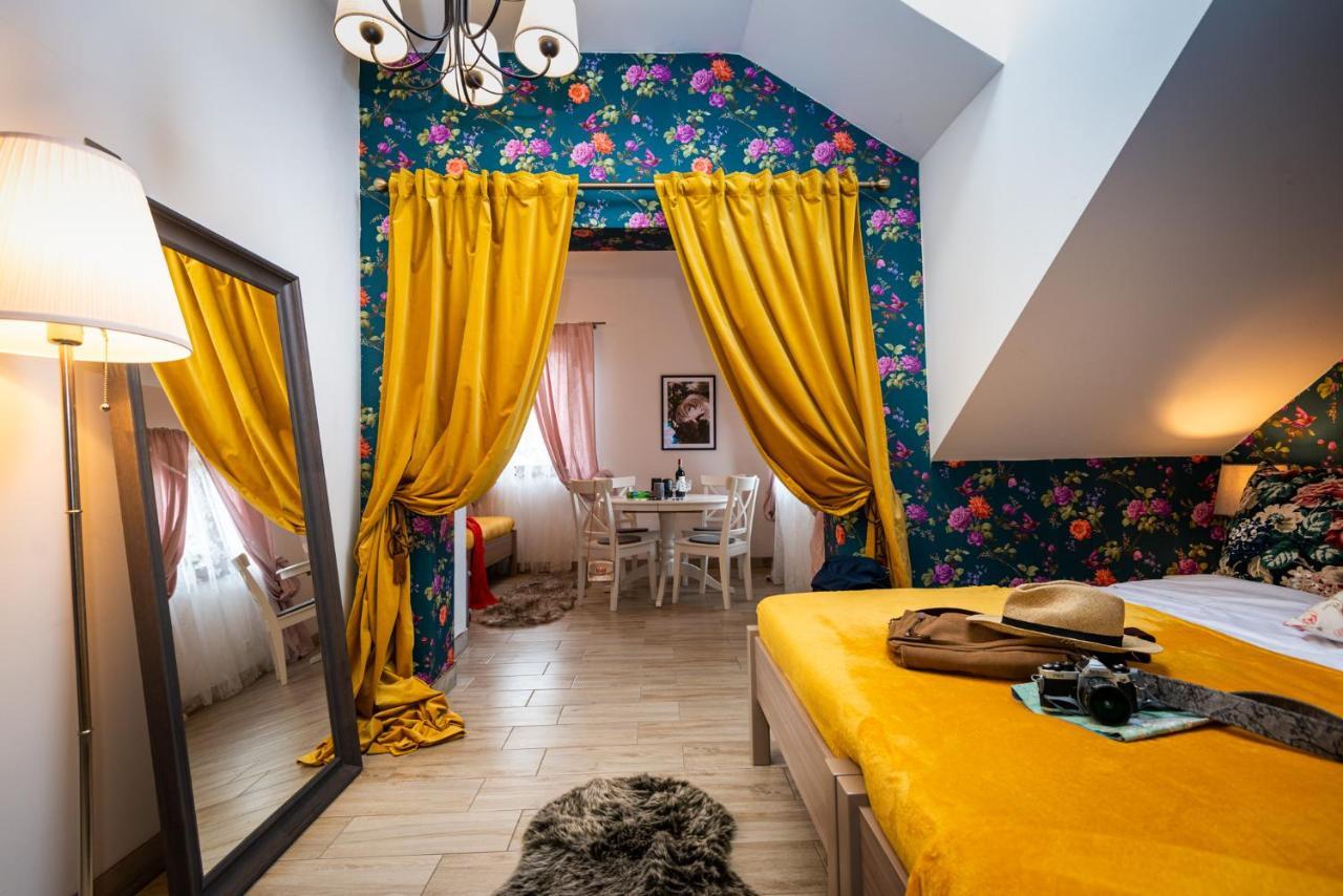 Pokoje W Starej Karczmie Liszki Exterior foto